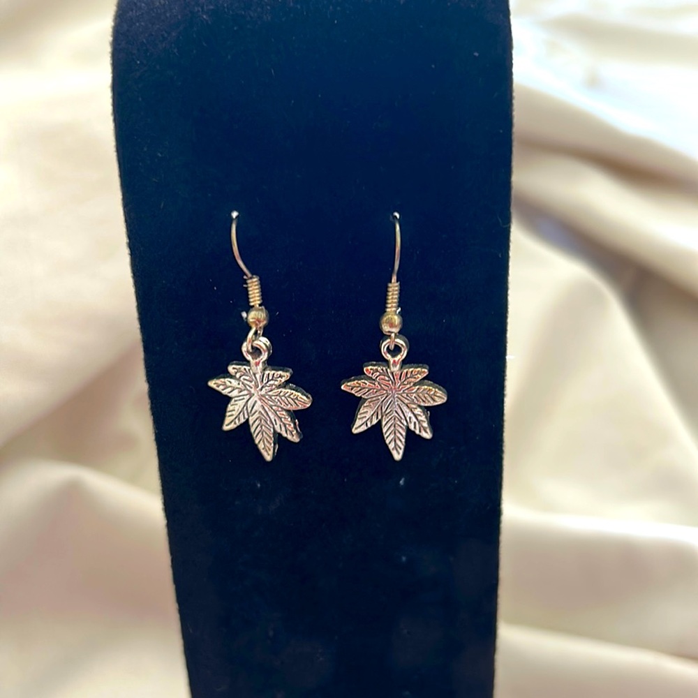 Weed leaf hook earrings, new.